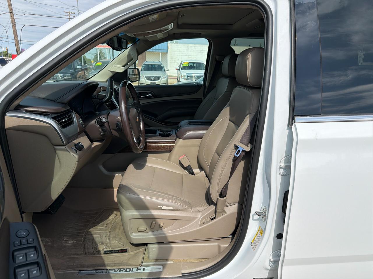 Chevrolet Suburban 2WD 4dr 1500 LT 2017
