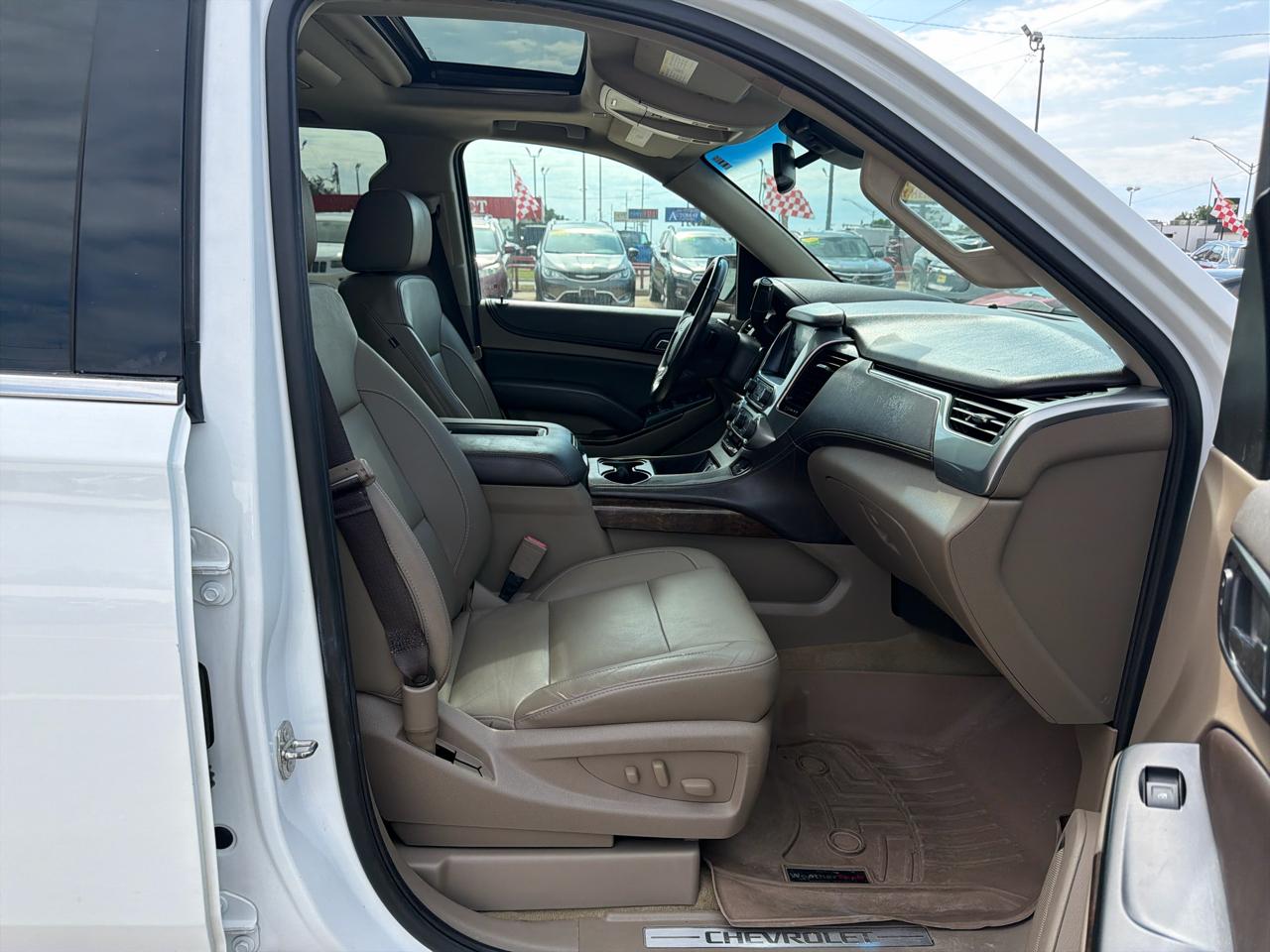 Chevrolet Suburban 2WD 4dr 1500 LT 2017