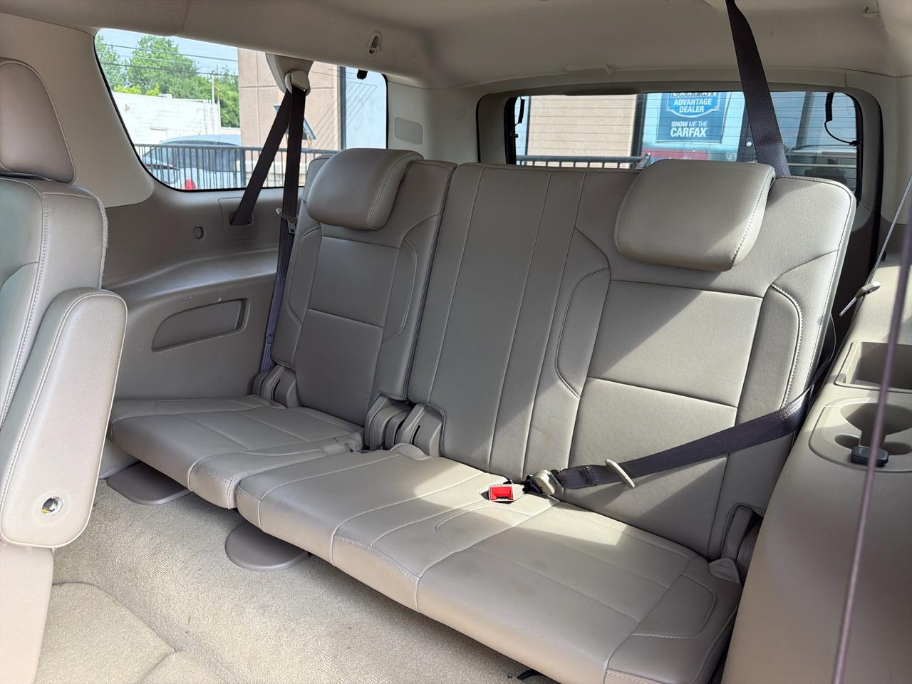 Chevrolet Suburban 2WD 4dr 1500 LT 2017