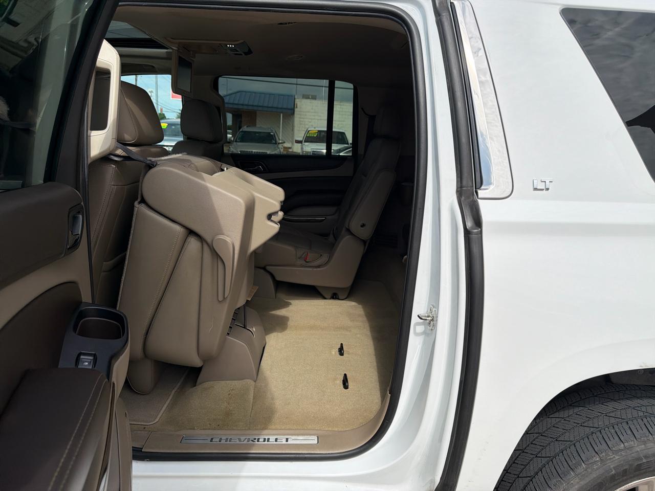 Chevrolet Suburban 2WD 4dr 1500 LT 2017