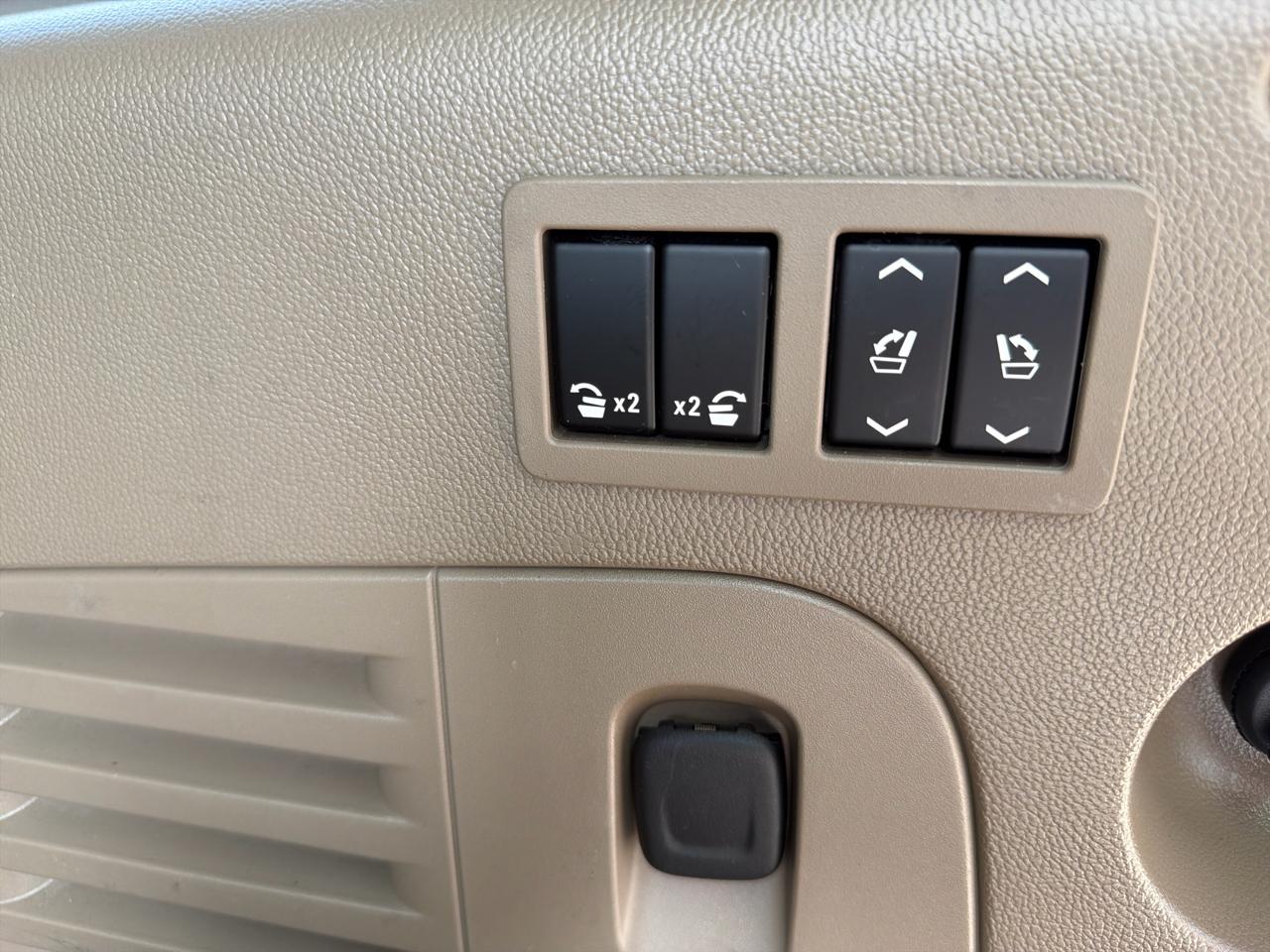Chevrolet Suburban 2WD 4dr 1500 LT 2017