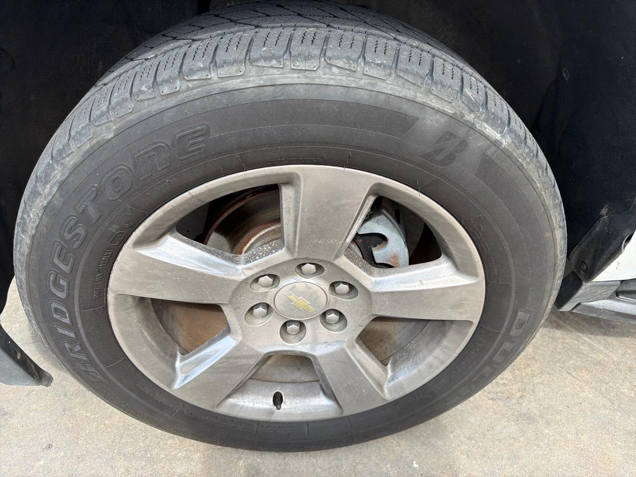 Chevrolet Suburban 2WD 4dr 1500 LT 2017