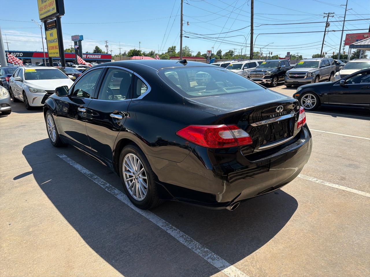 Infiniti M37 4dr Sdn RWD 2011