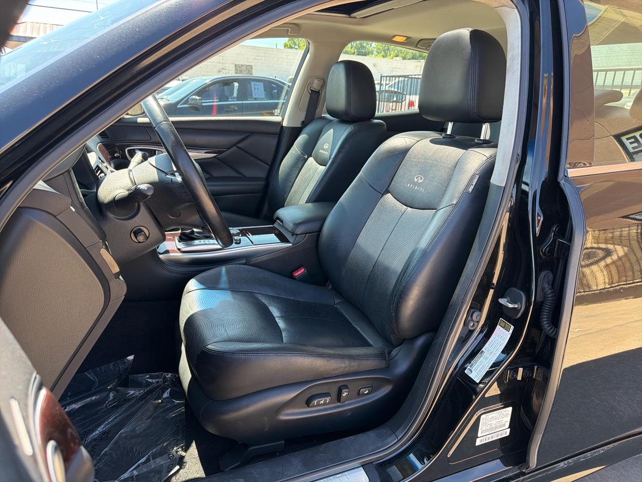 Infiniti M37 4dr Sdn RWD 2011