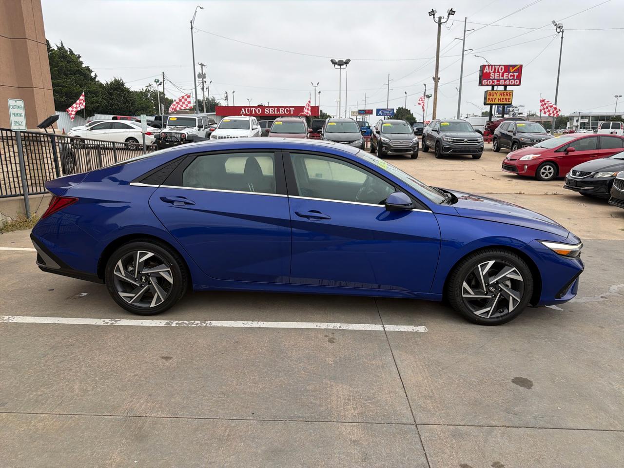 Hyundai Elantra Limited IVT 2025