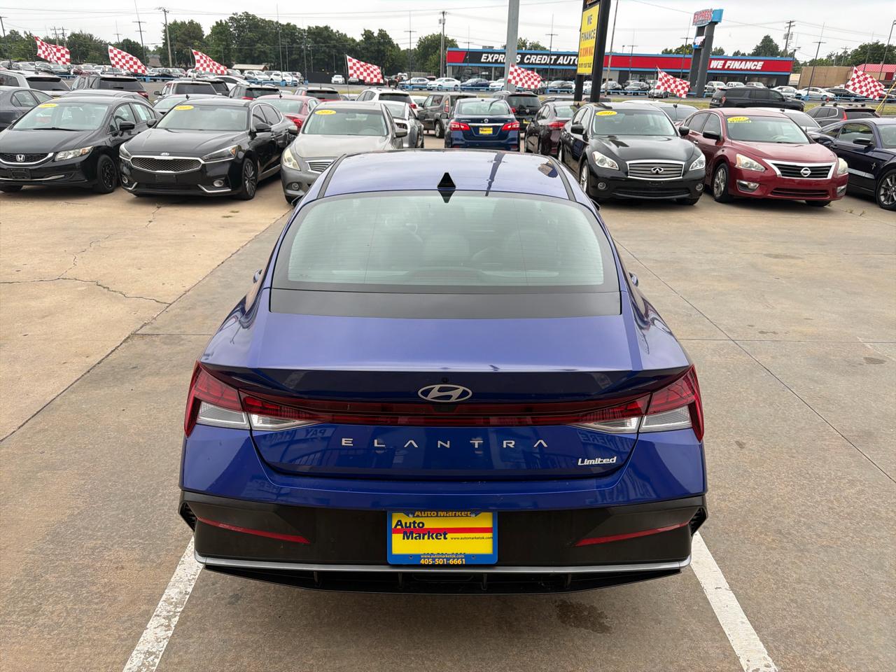 Hyundai Elantra Limited IVT 2025