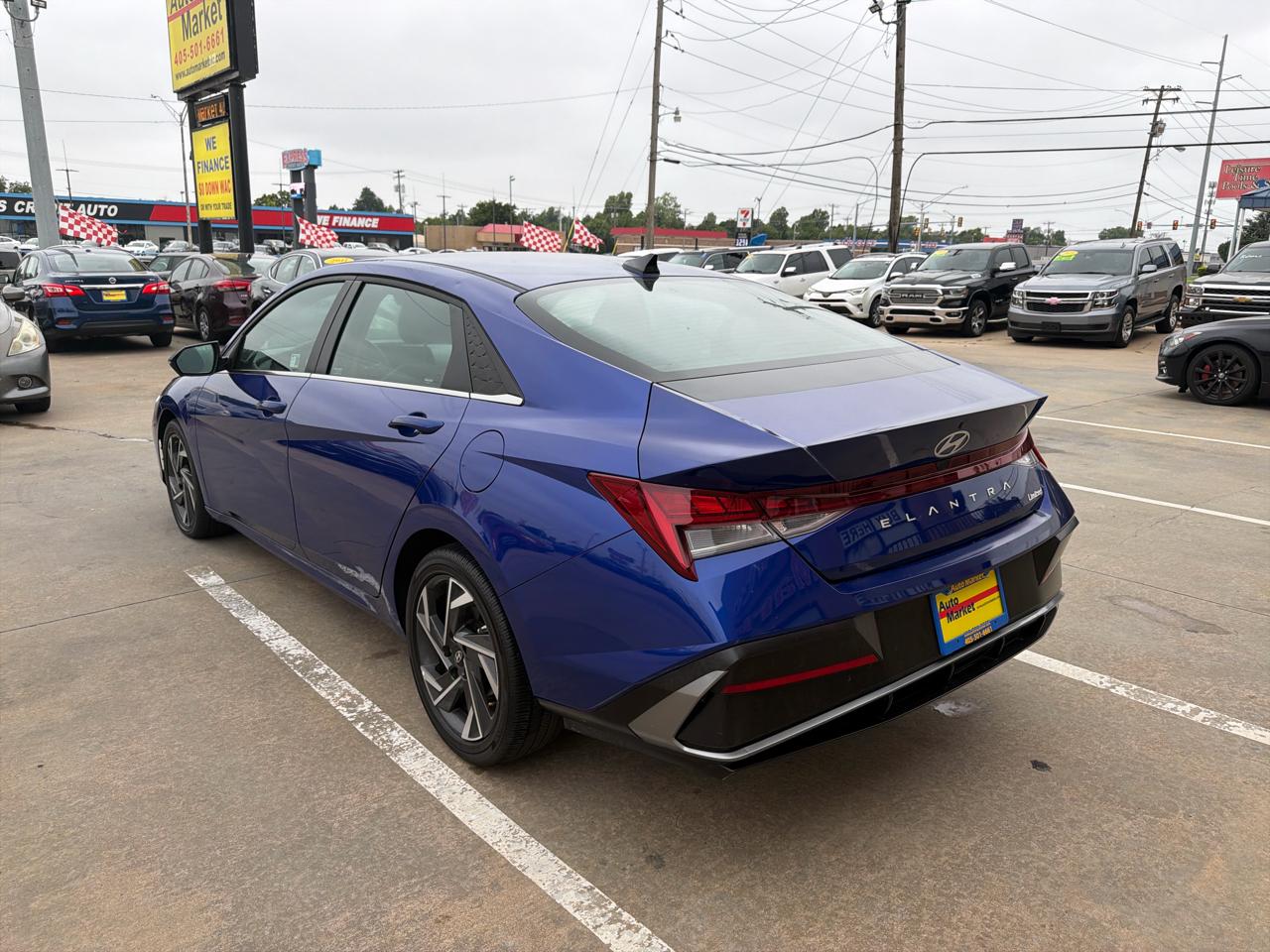 Hyundai Elantra Limited IVT 2025