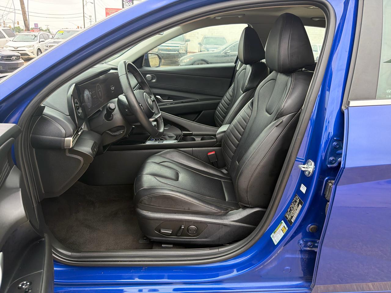 Hyundai Elantra Limited IVT 2025
