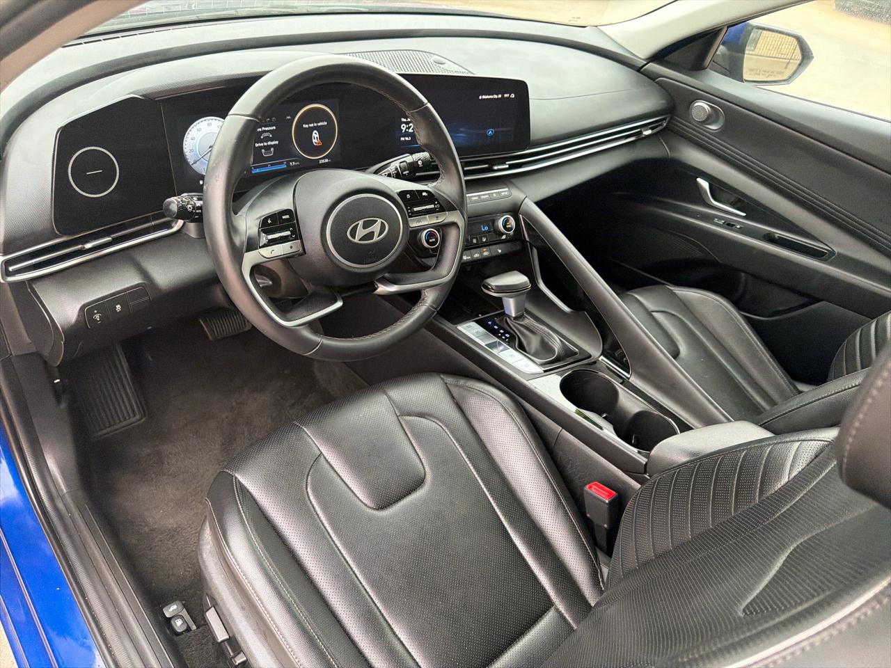 Hyundai Elantra Limited IVT 2025