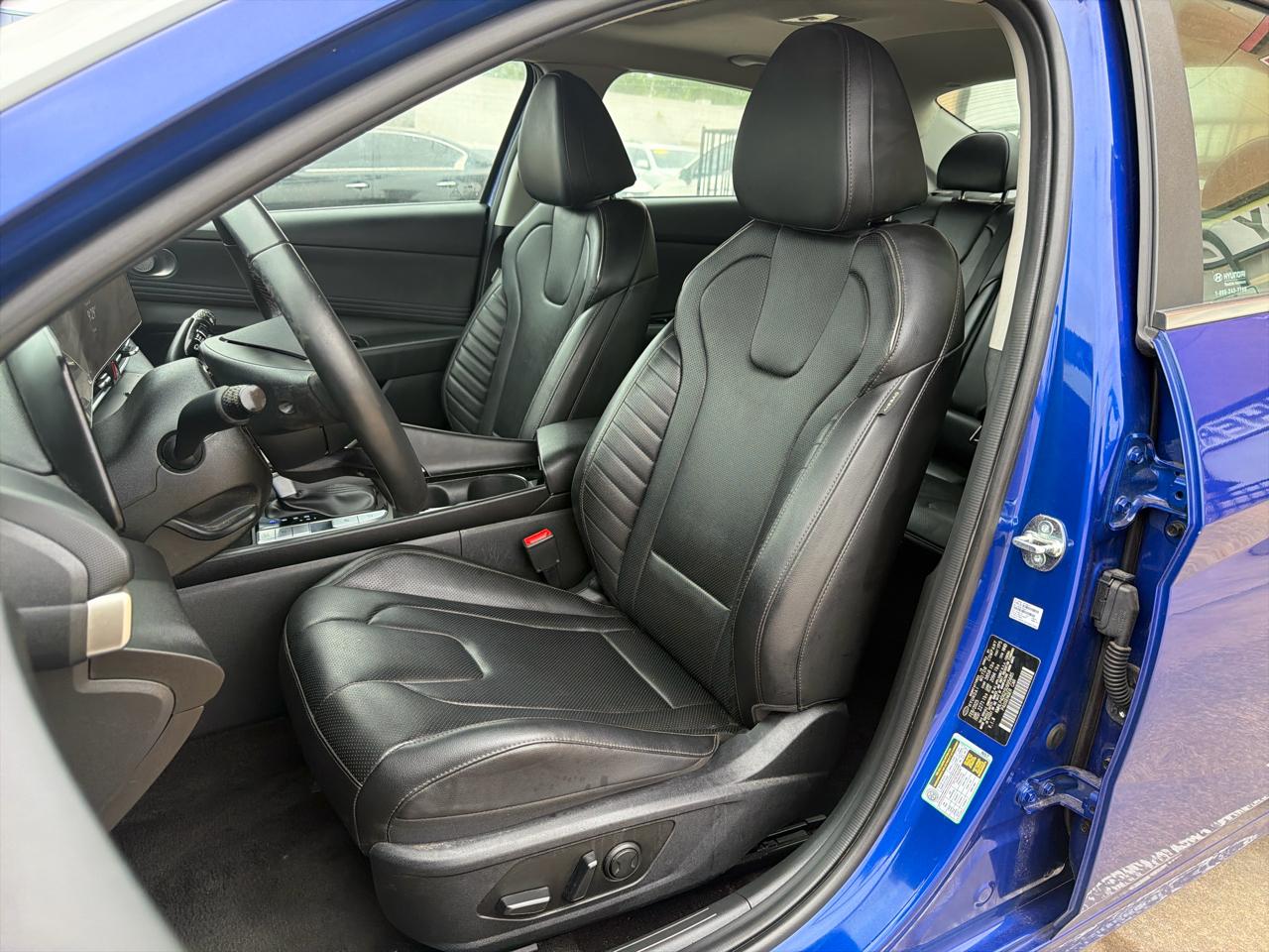 Hyundai Elantra Limited IVT 2025