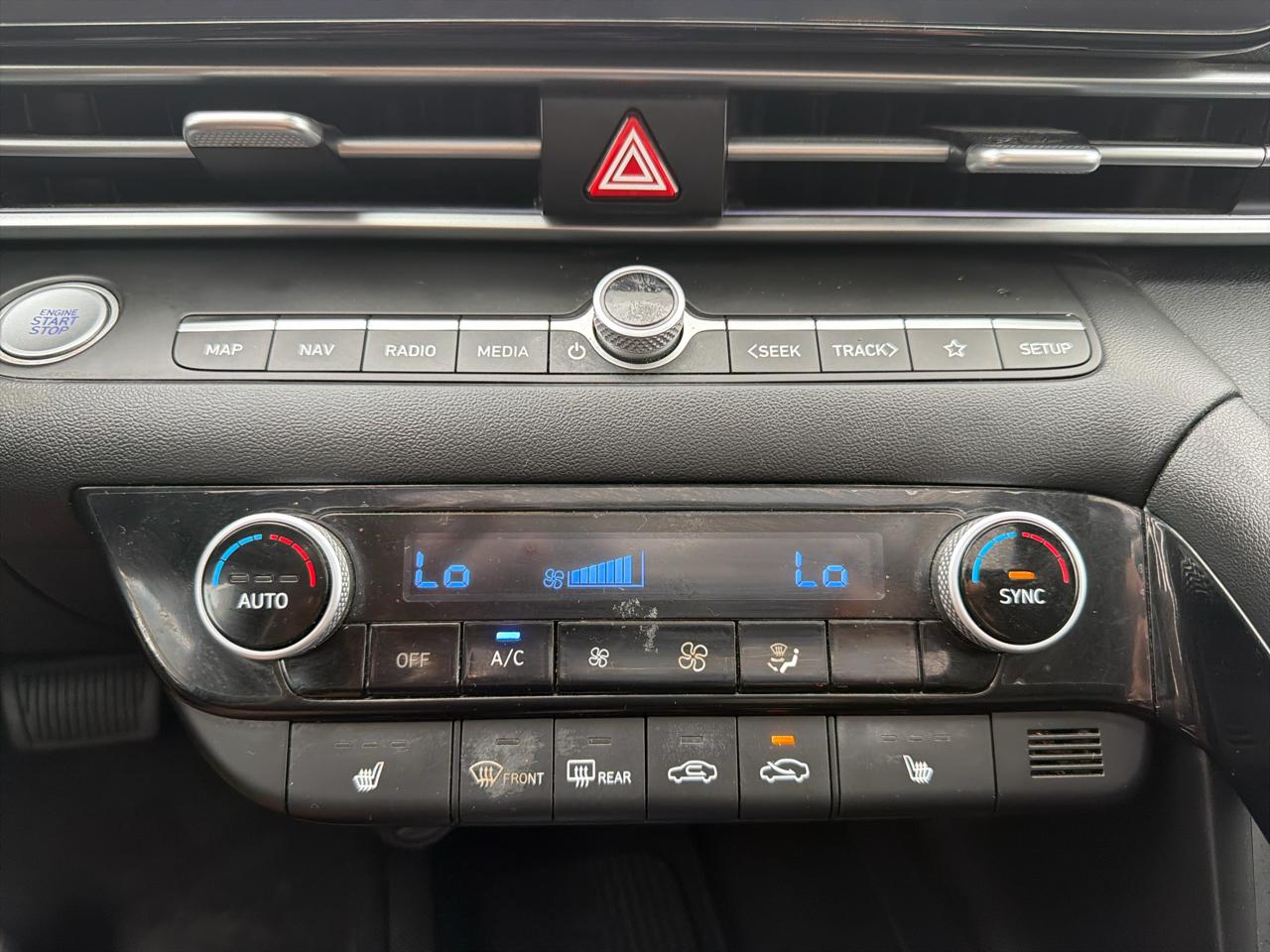 Hyundai Elantra Limited IVT 2025
