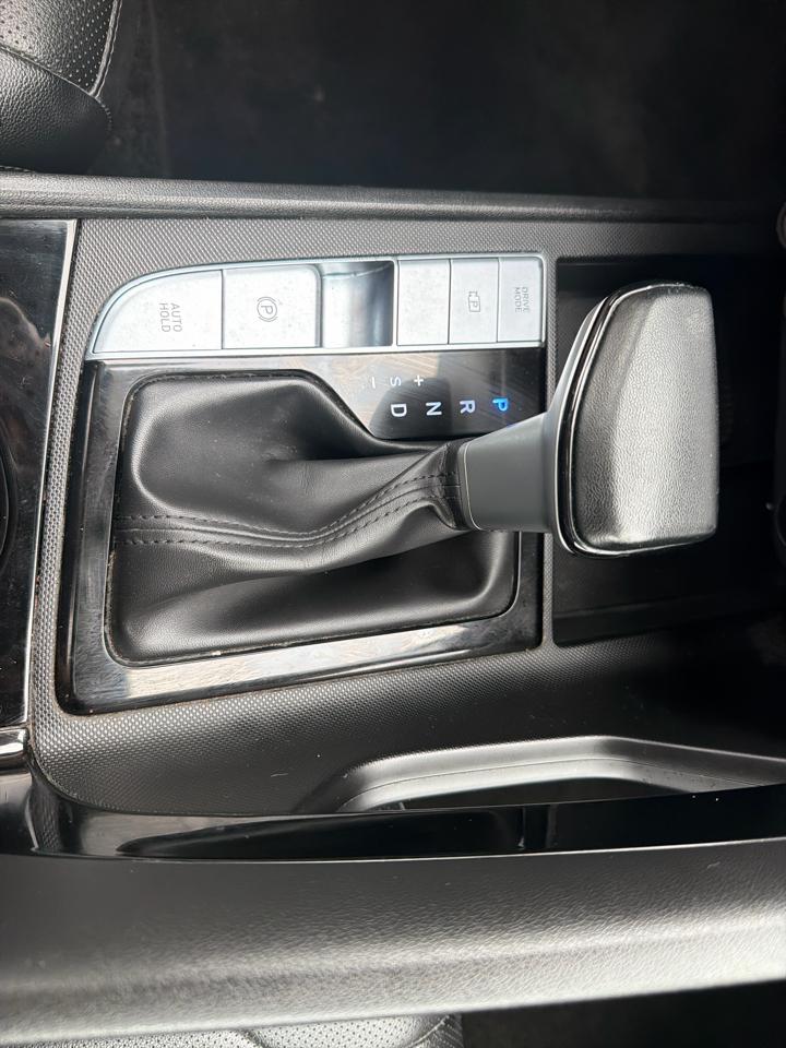Hyundai Elantra Limited IVT 2025