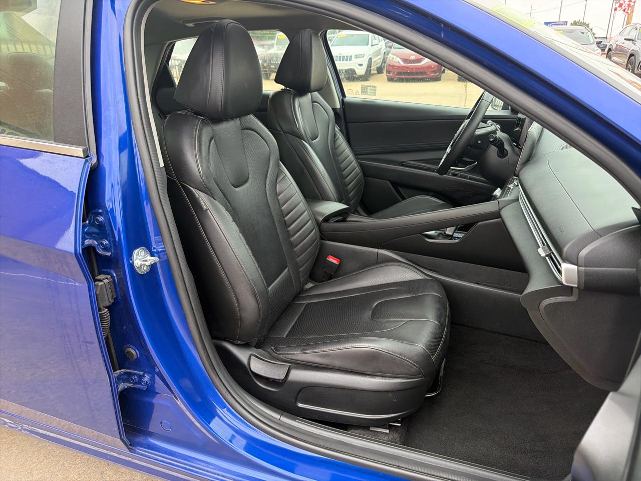 Hyundai Elantra Limited IVT 2025