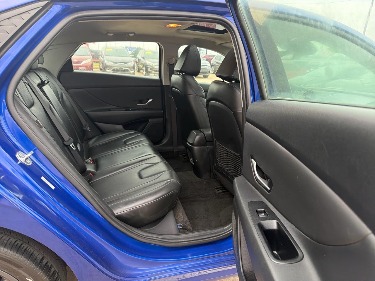 Hyundai Elantra Limited IVT 2025