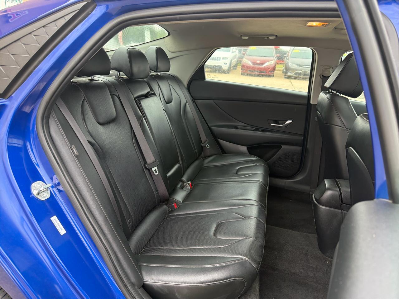 Hyundai Elantra Limited IVT 2025