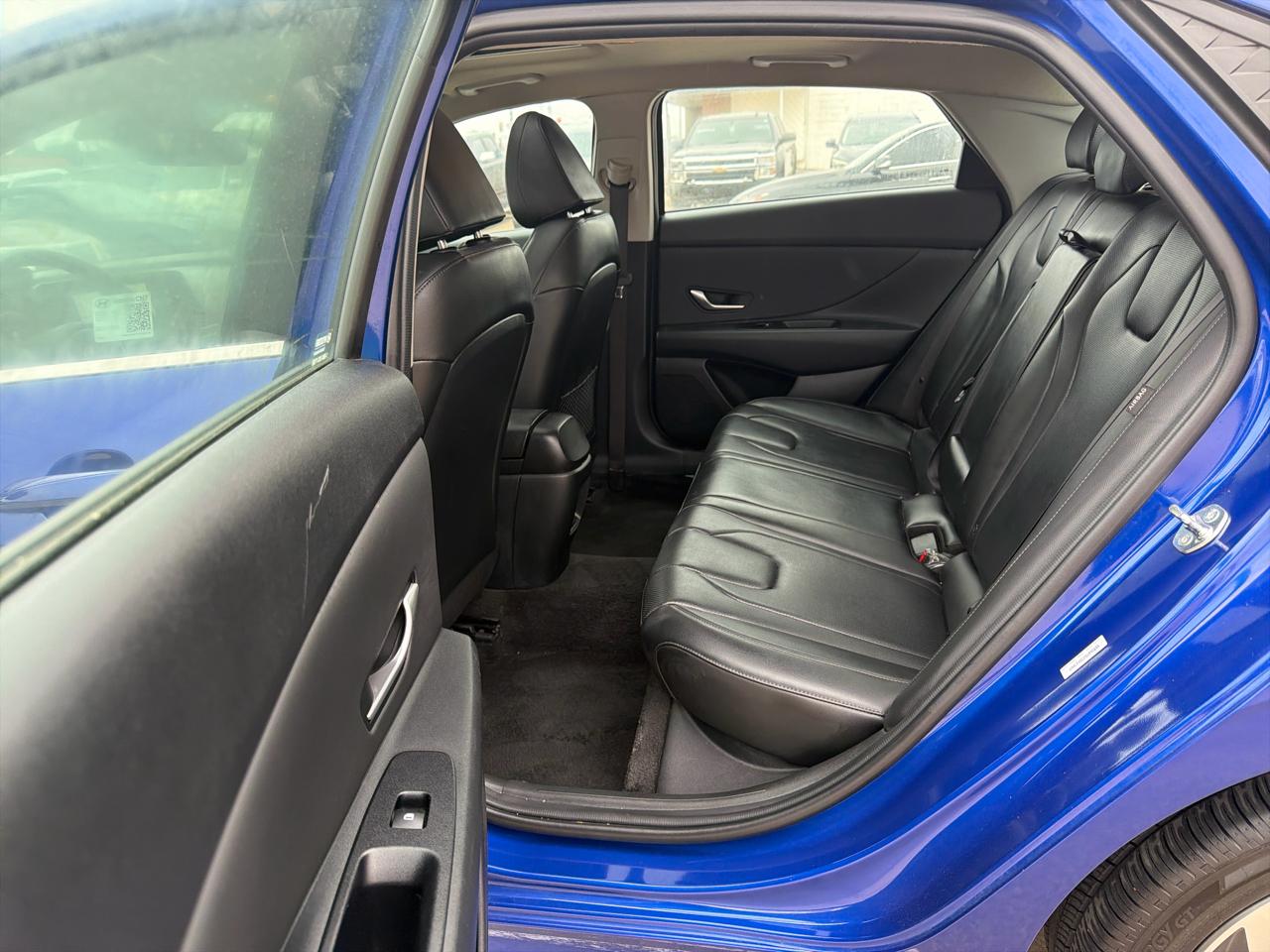 Hyundai Elantra Limited IVT 2025