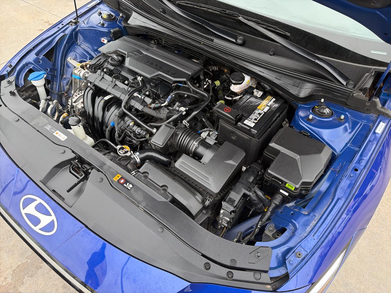 Hyundai Elantra Limited IVT 2025
