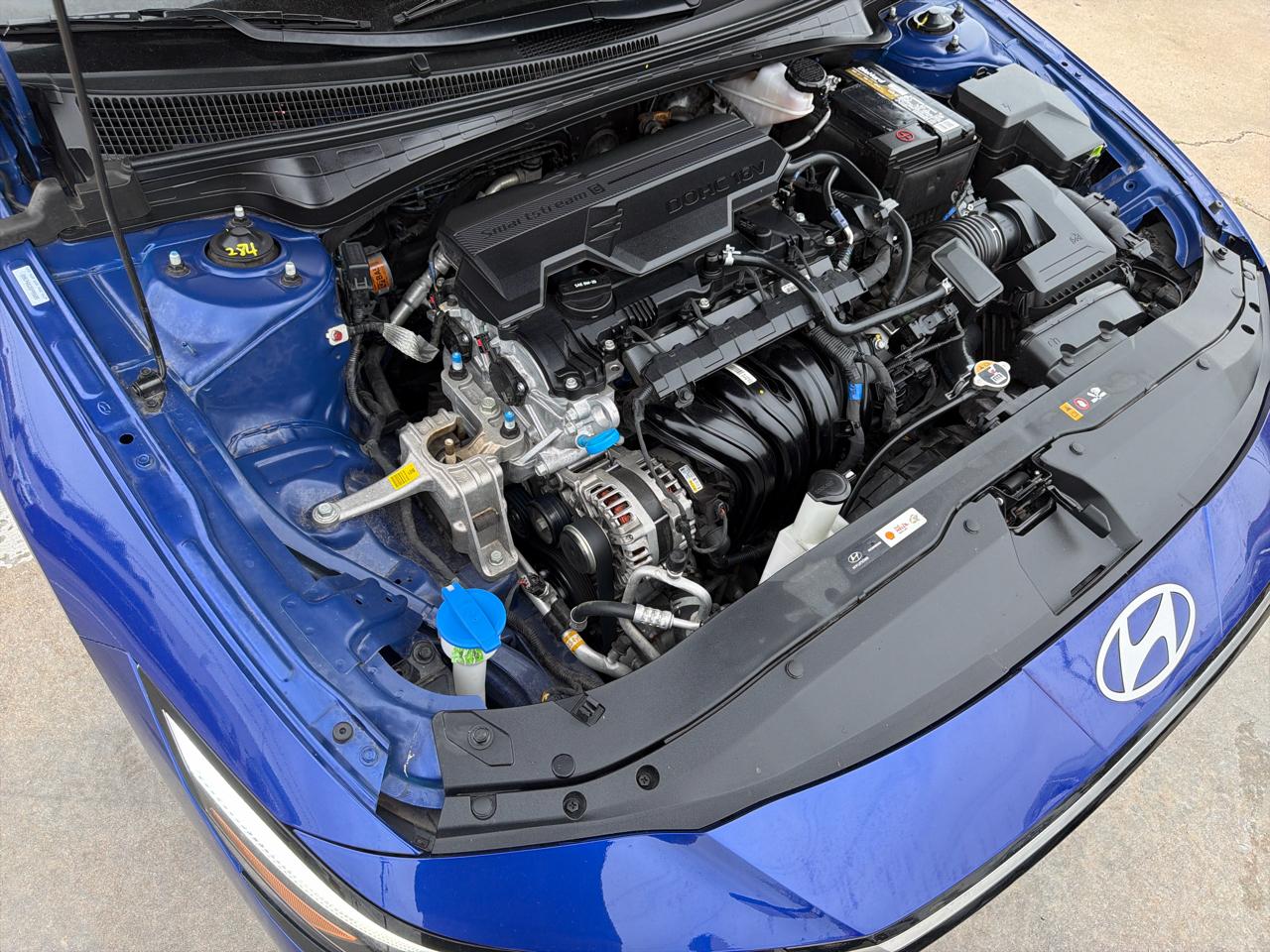 Hyundai Elantra Limited IVT 2025