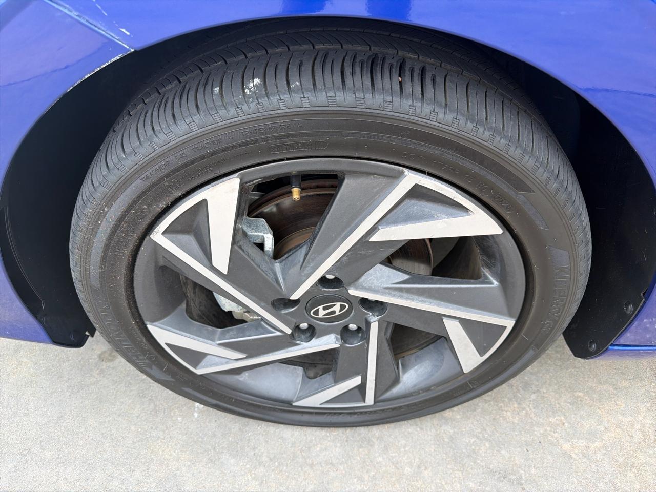 Hyundai Elantra Limited IVT 2025