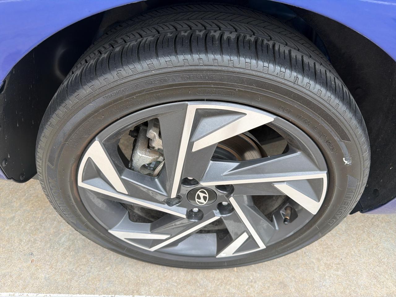 Hyundai Elantra Limited IVT 2025