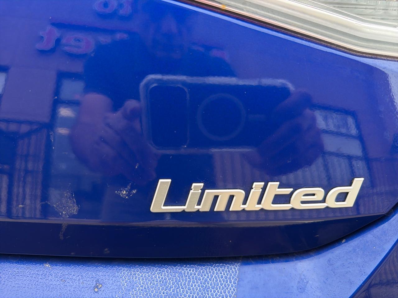 Hyundai Elantra Limited IVT 2025