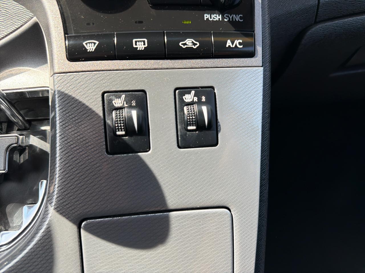 Toyota Venza 4dr Wgn V6 AWD Limited (Natl) 2014