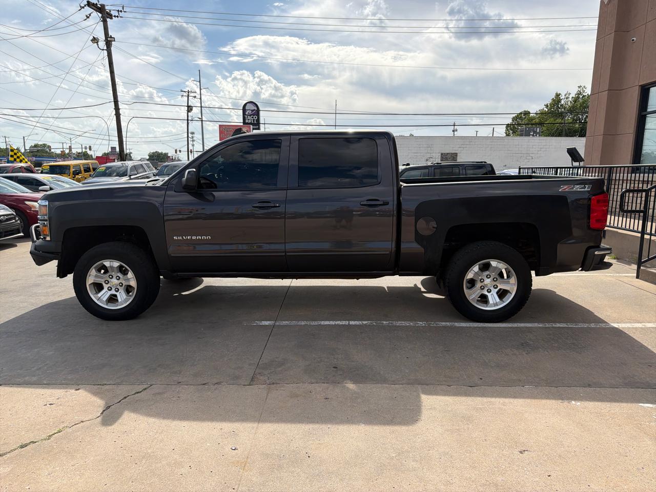 Chevrolet Silverado 1500 4WD Crew Cab 143.5" LT w/2LT 2015