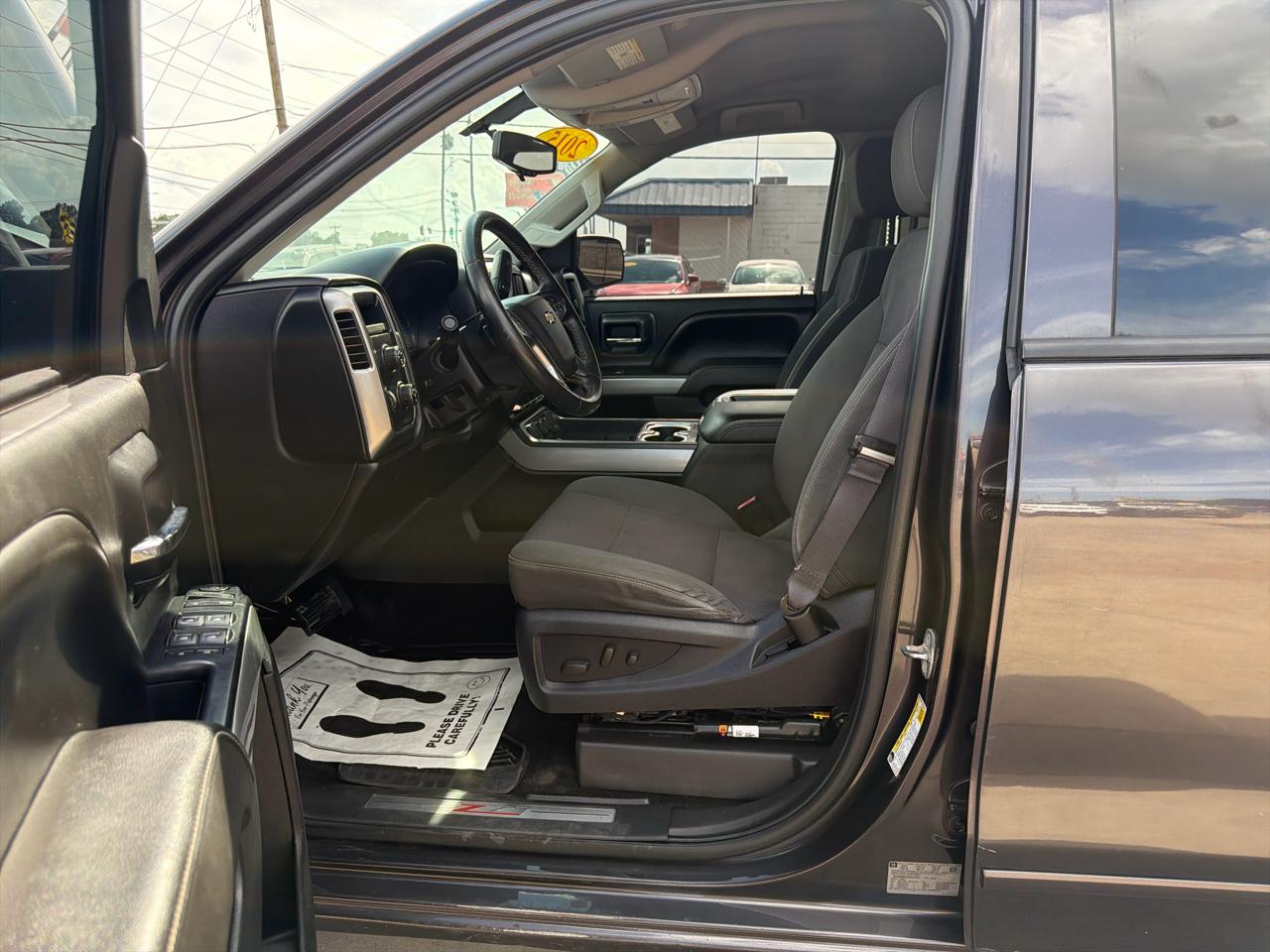 Chevrolet Silverado 1500 4WD Crew Cab 143.5" LT w/2LT 2015