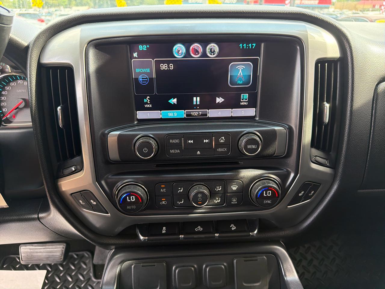Chevrolet Silverado 1500 4WD Crew Cab 143.5" LT w/2LT 2015