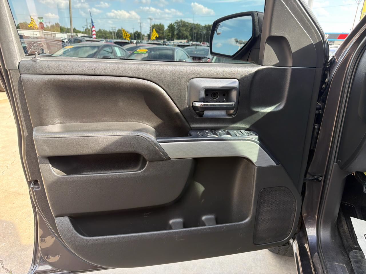 Chevrolet Silverado 1500 4WD Crew Cab 143.5" LT w/2LT 2015