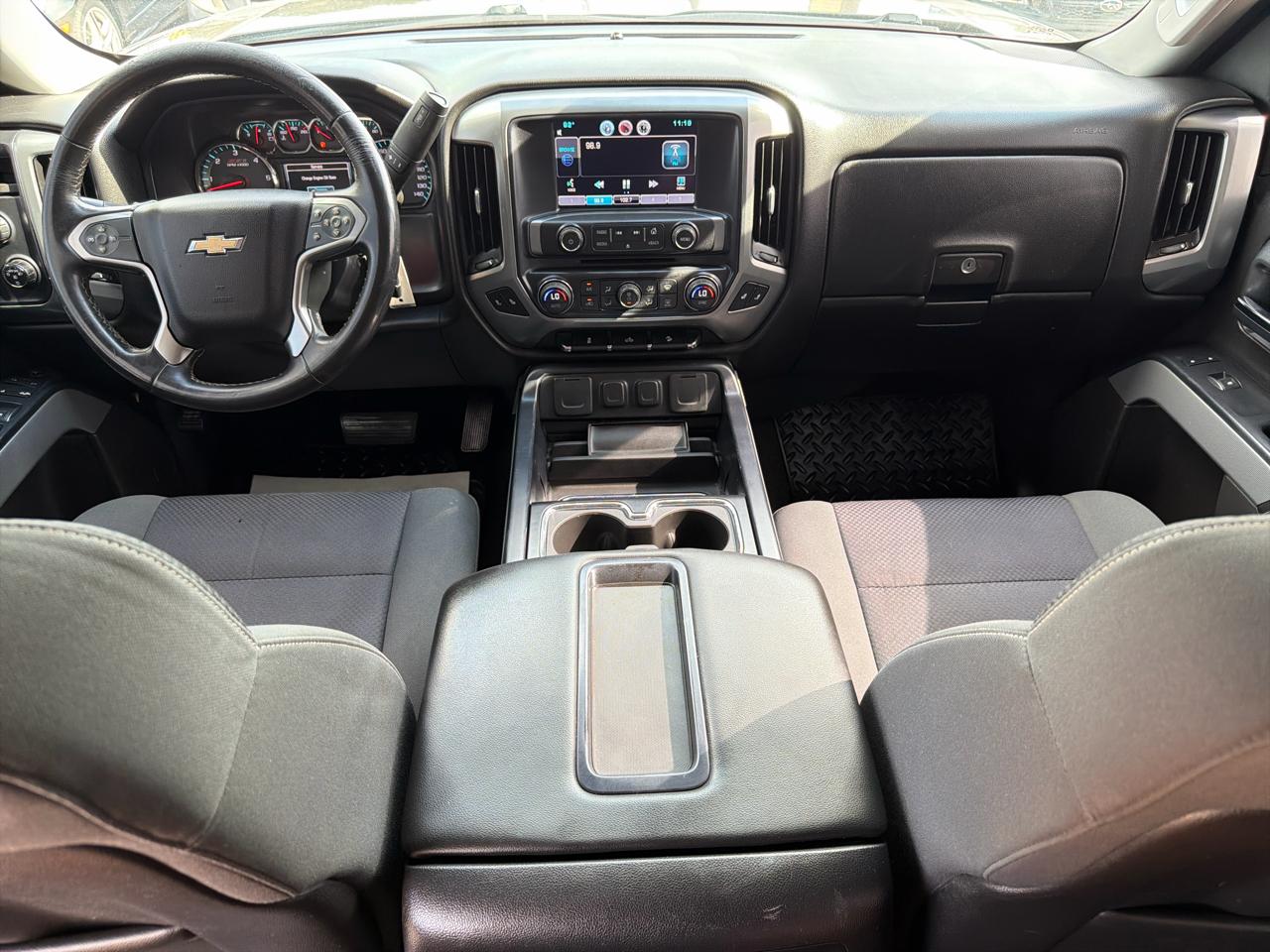 Chevrolet Silverado 1500 4WD Crew Cab 143.5" LT w/2LT 2015