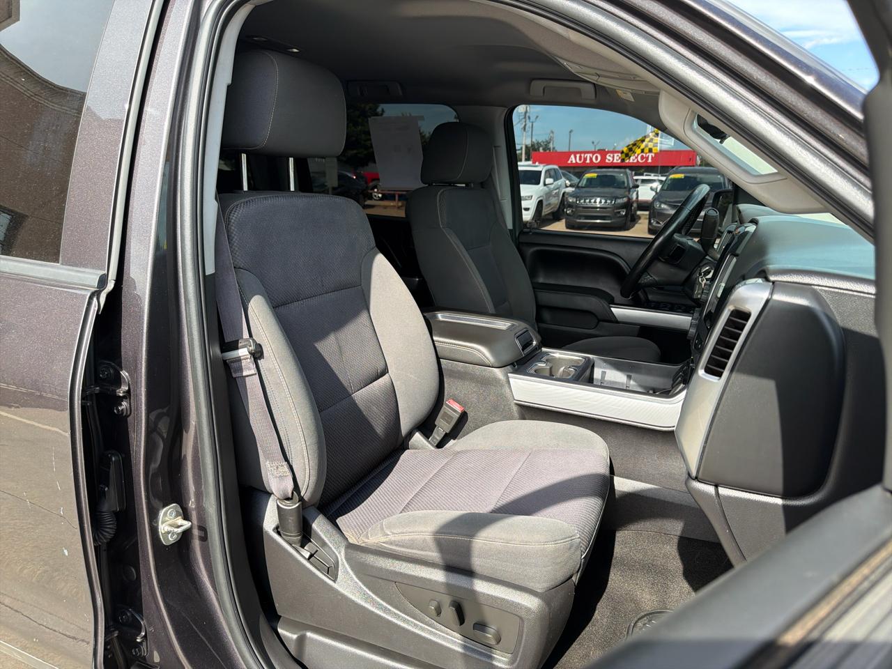 Chevrolet Silverado 1500 4WD Crew Cab 143.5" LT w/2LT 2015
