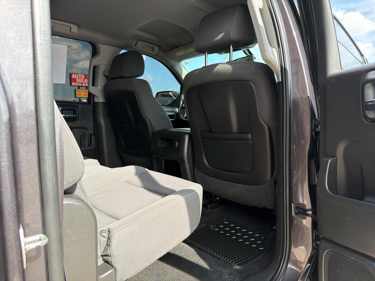 Chevrolet Silverado 1500 4WD Crew Cab 143.5" LT w/2LT 2015