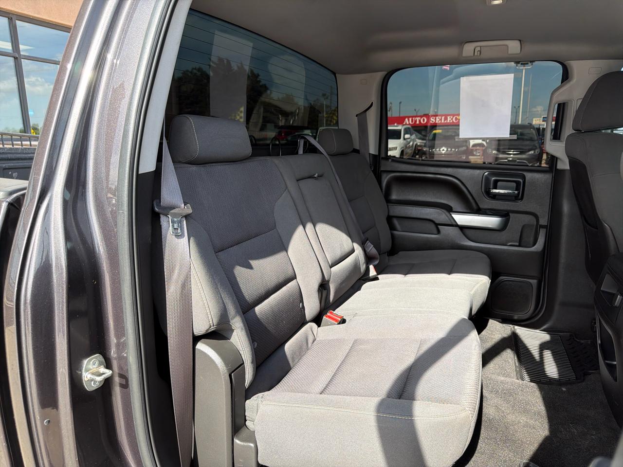 Chevrolet Silverado 1500 4WD Crew Cab 143.5" LT w/2LT 2015