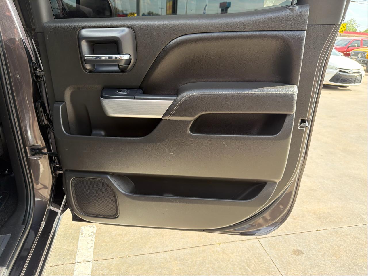 Chevrolet Silverado 1500 4WD Crew Cab 143.5" LT w/2LT 2015