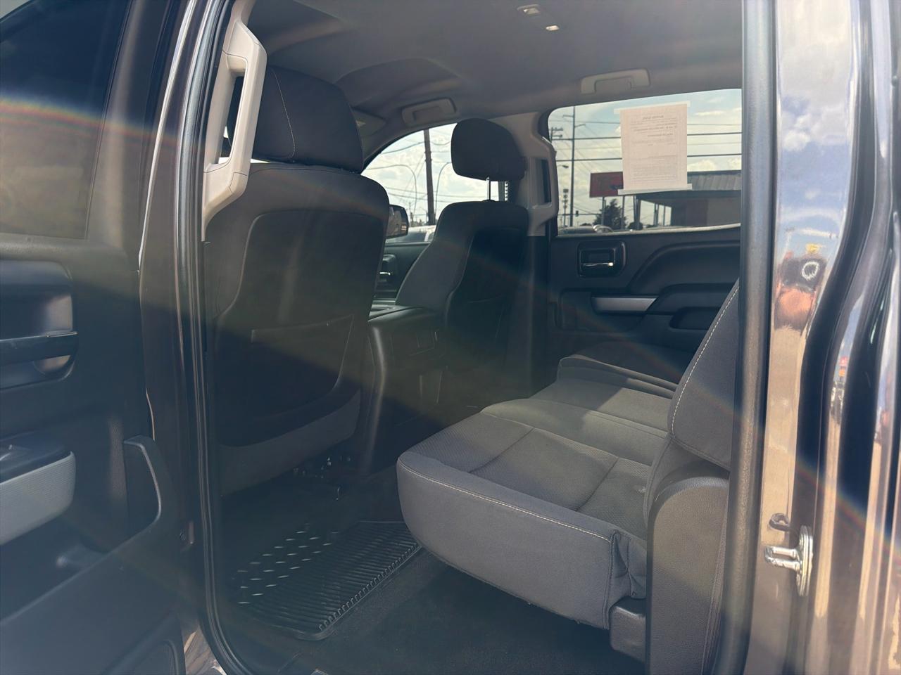 Chevrolet Silverado 1500 4WD Crew Cab 143.5" LT w/2LT 2015