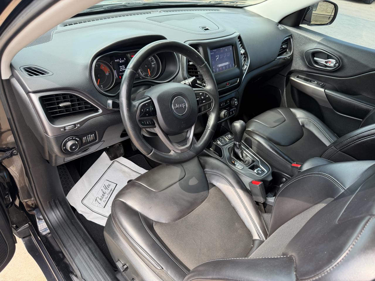 Jeep Cherokee Latitude Plus FWD 2019