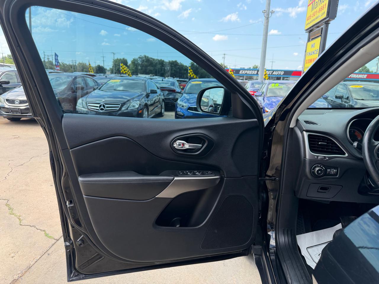 Jeep Cherokee Latitude Plus FWD 2019