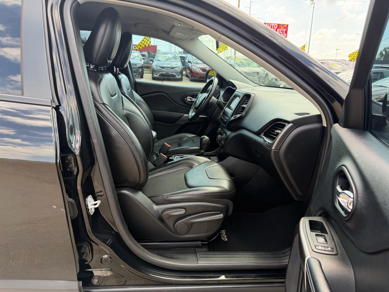 Jeep Cherokee Latitude Plus FWD 2019