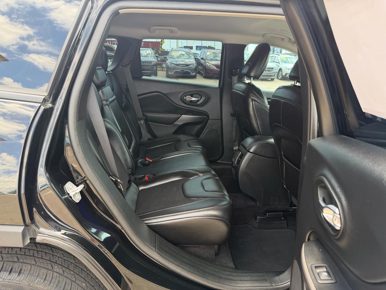 Jeep Cherokee Latitude Plus FWD 2019