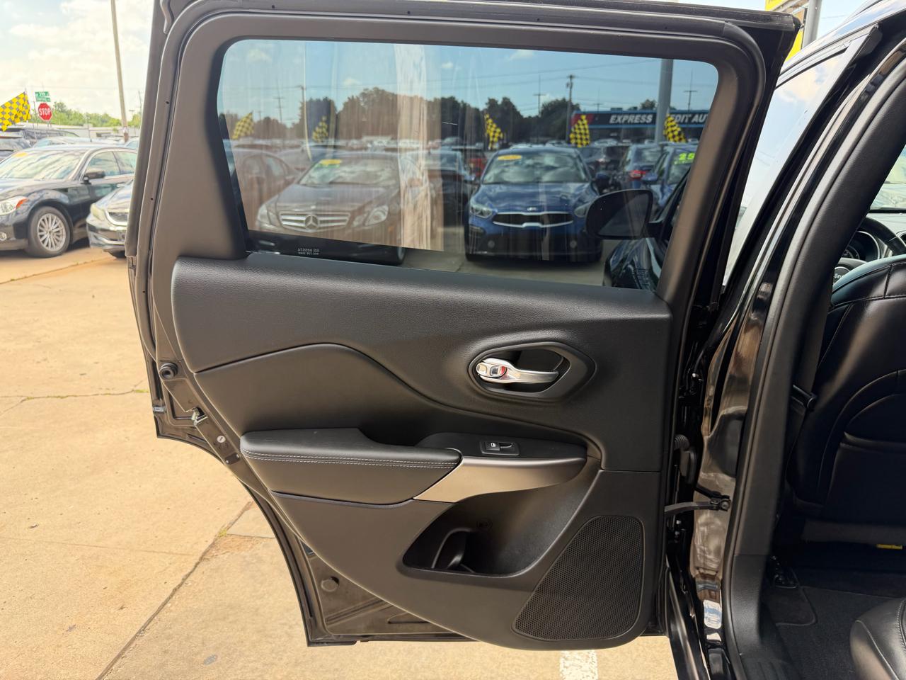 Jeep Cherokee Latitude Plus FWD 2019