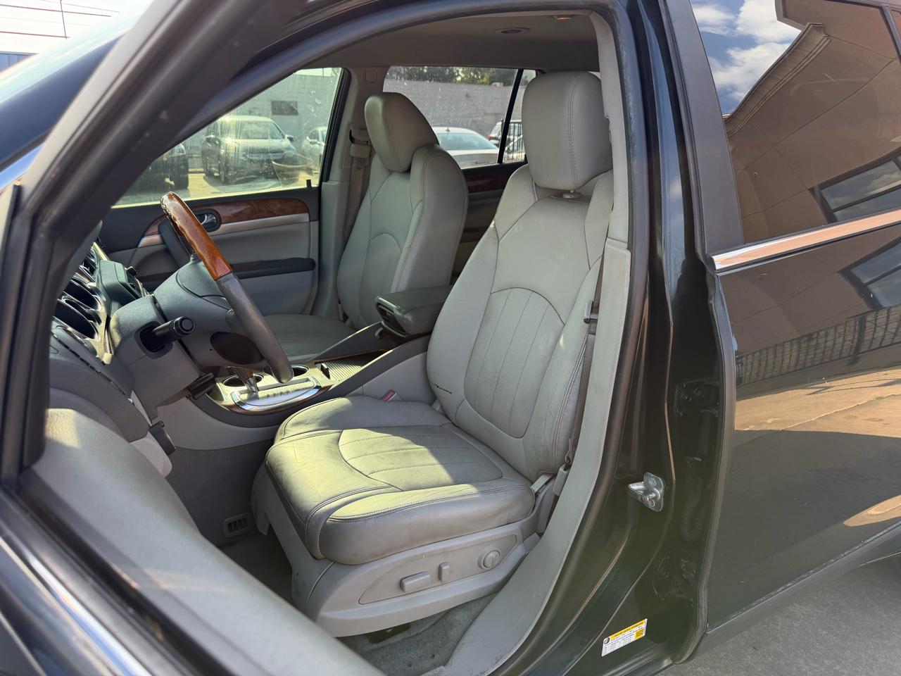Buick Enclave AWD 4dr Leather 2012