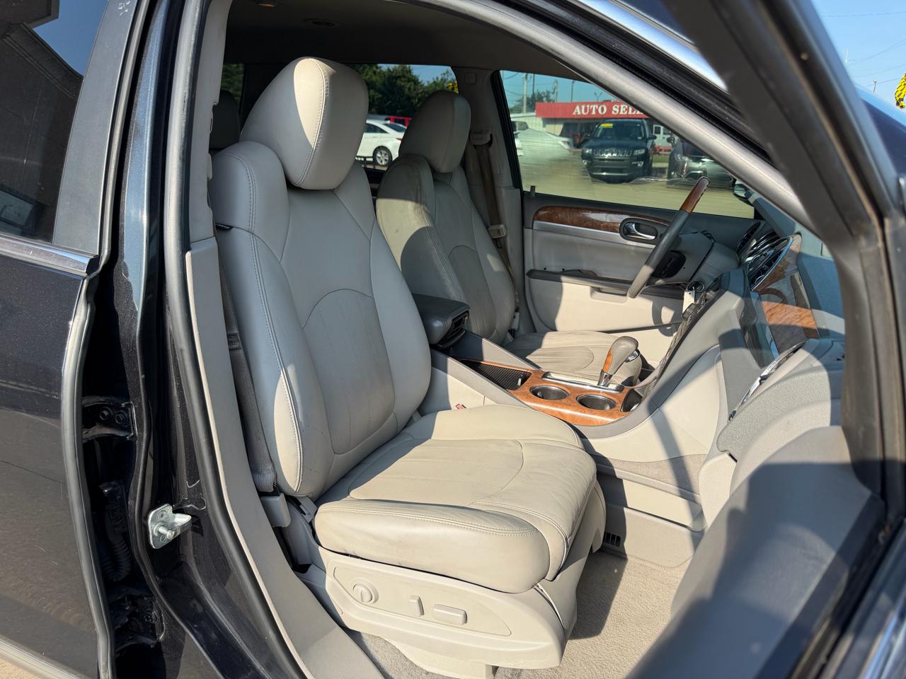Buick Enclave AWD 4dr Leather 2012