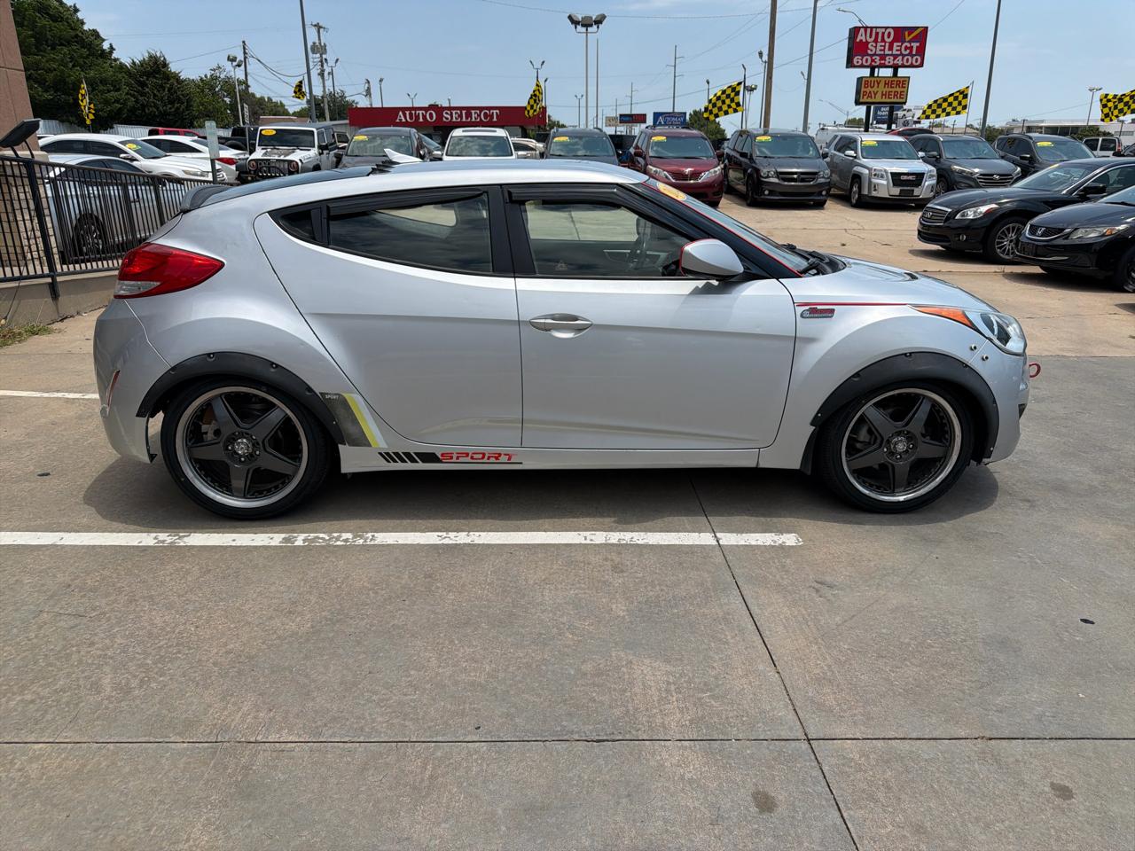 Hyundai Veloster 3dr Cpe Man w/Black Int 2012