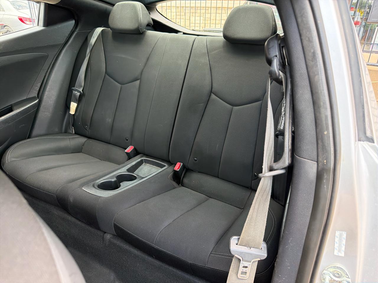 Hyundai Veloster 3dr Cpe Man w/Black Int 2012