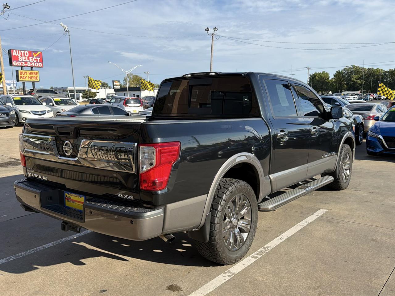 Nissan Titan 4x4 Crew Cab Platinum Reserve 2019