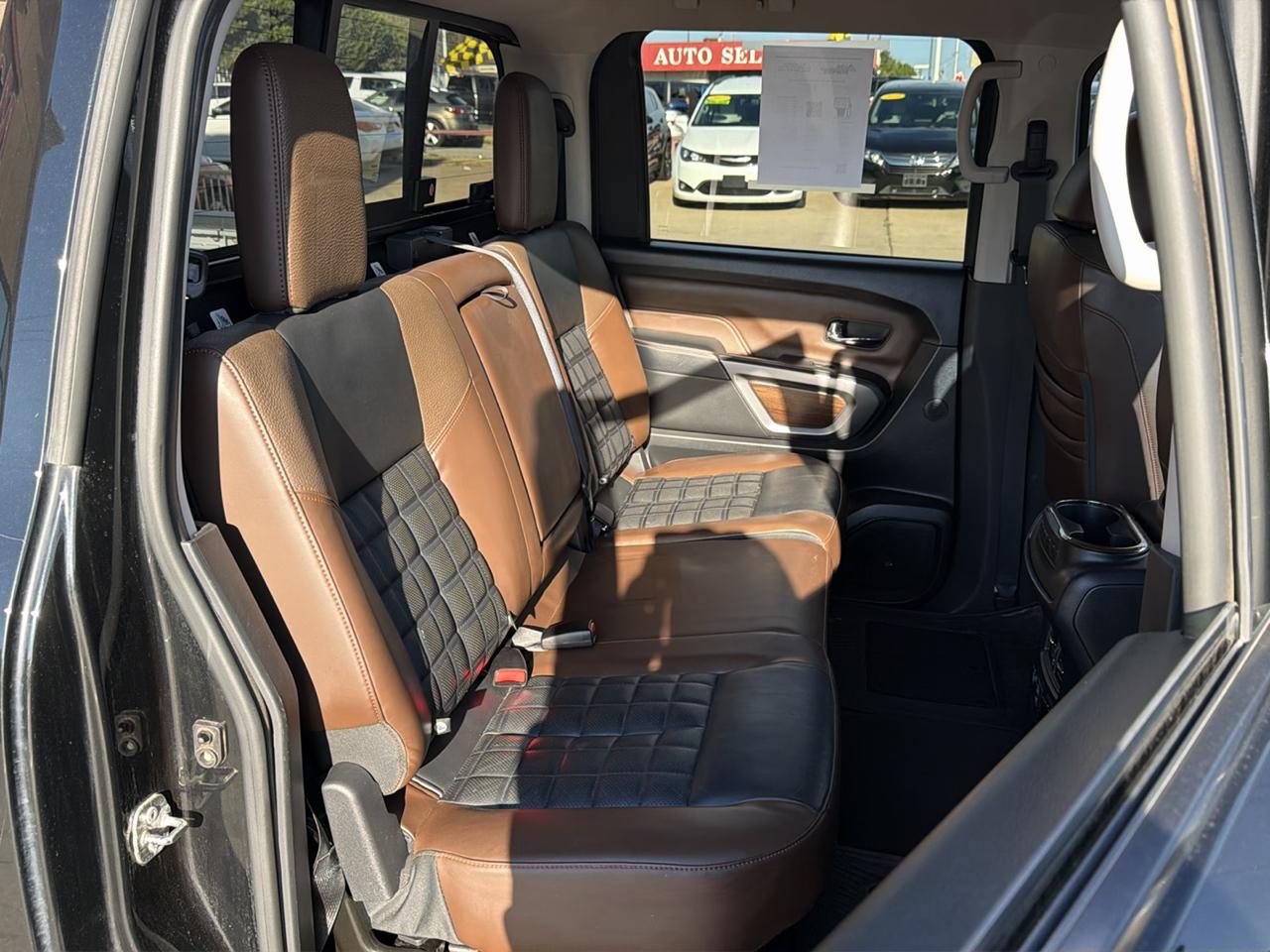 Nissan Titan 4x4 Crew Cab Platinum Reserve 2019
