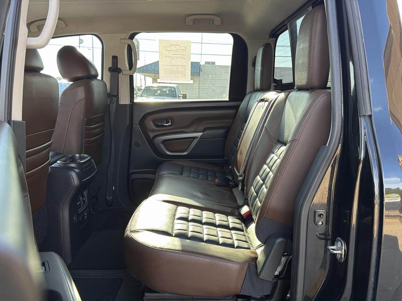 Nissan Titan 4x4 Crew Cab Platinum Reserve 2019