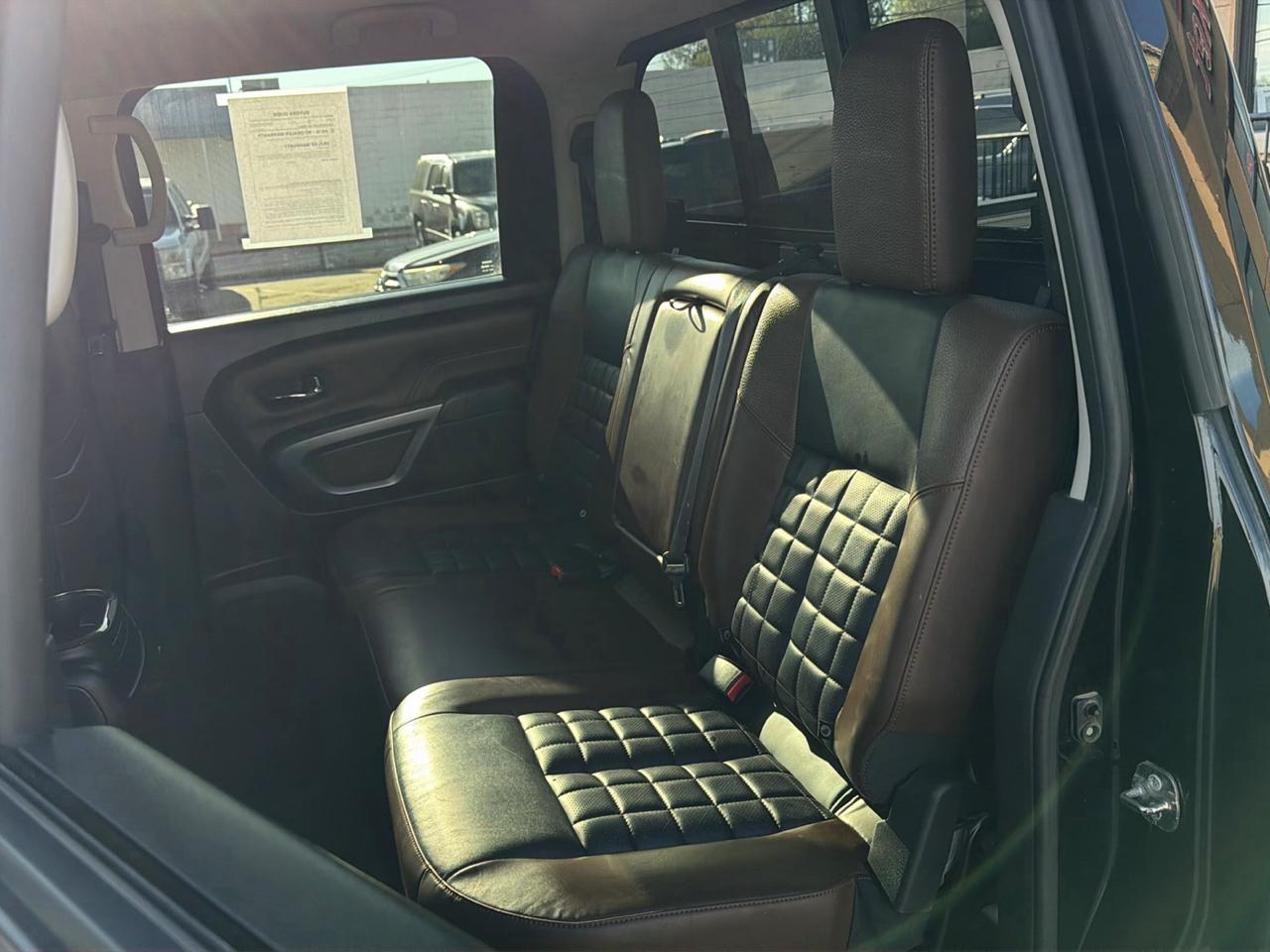 Nissan Titan 4x4 Crew Cab Platinum Reserve 2019