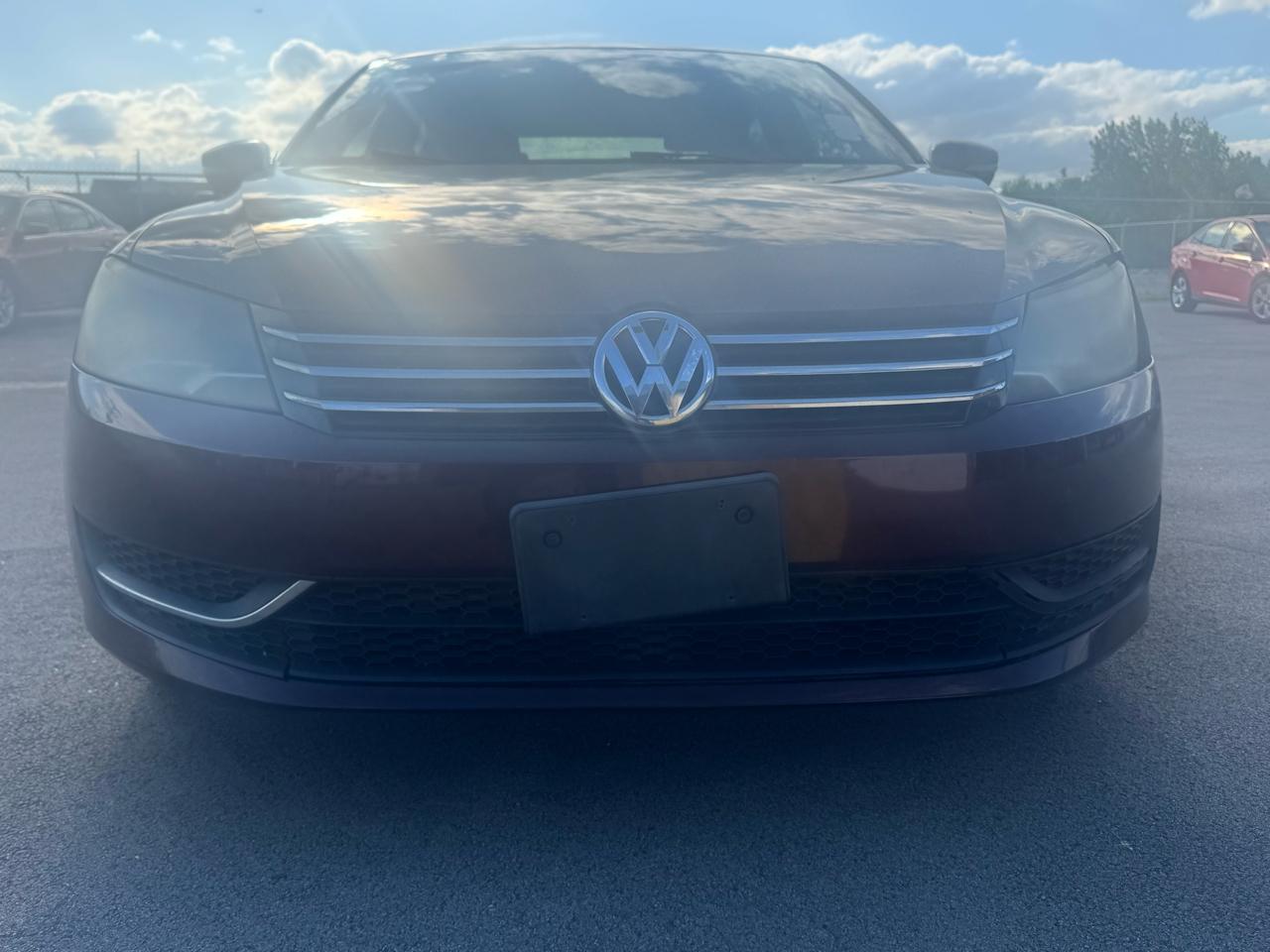 Volkswagen Passat 2.5L S W/Appearance 2013